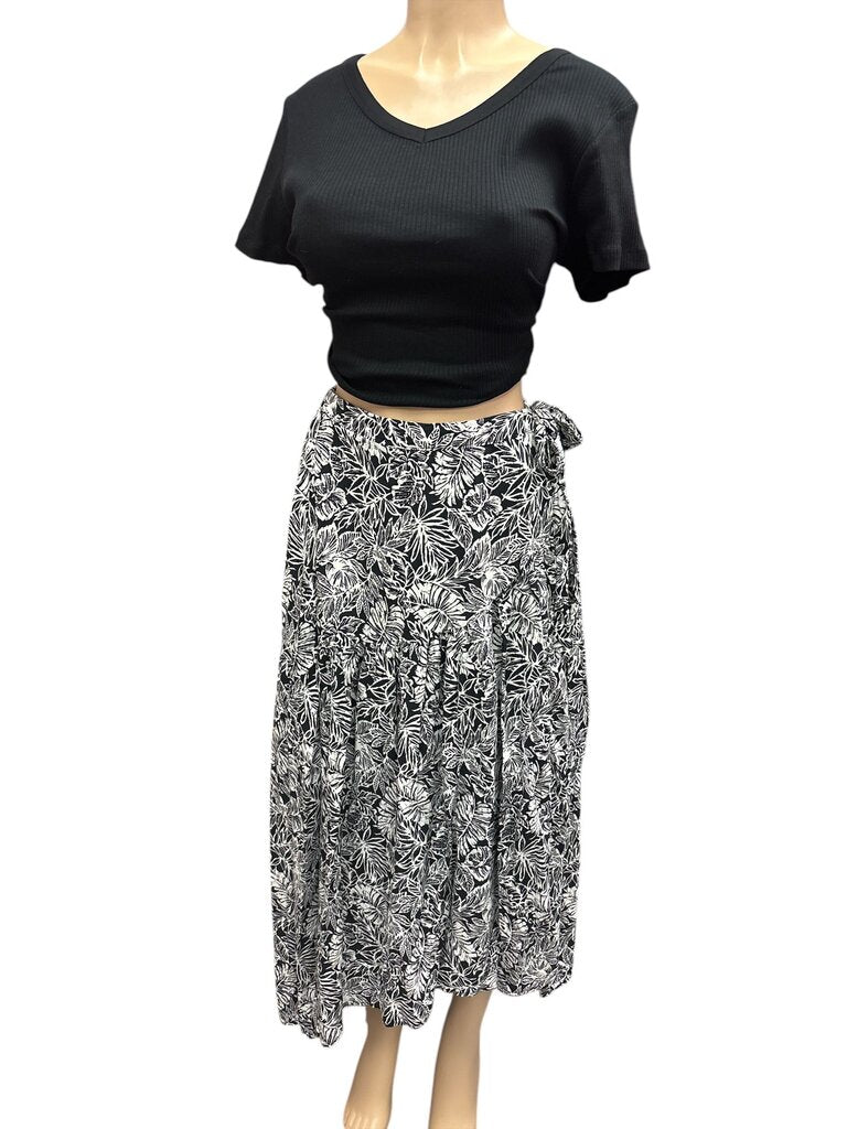 Cynthia Rowley B/W Flowy Skirt (Small)