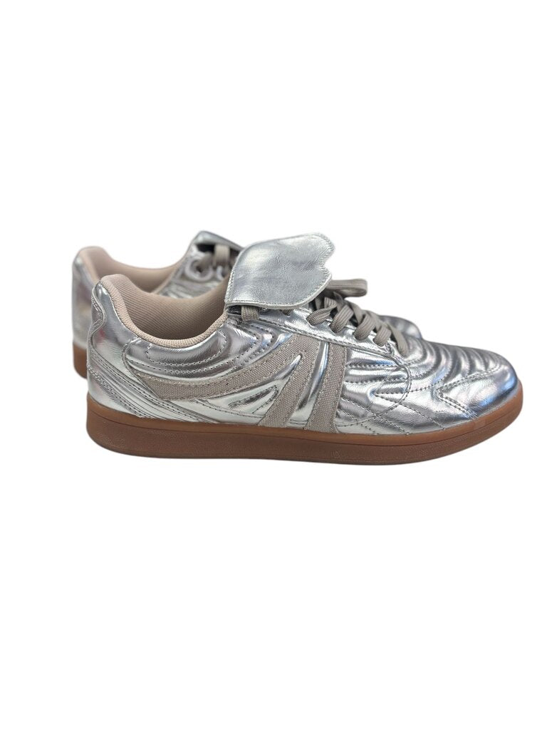 Steve Madden Silver Sneaker (8.5)