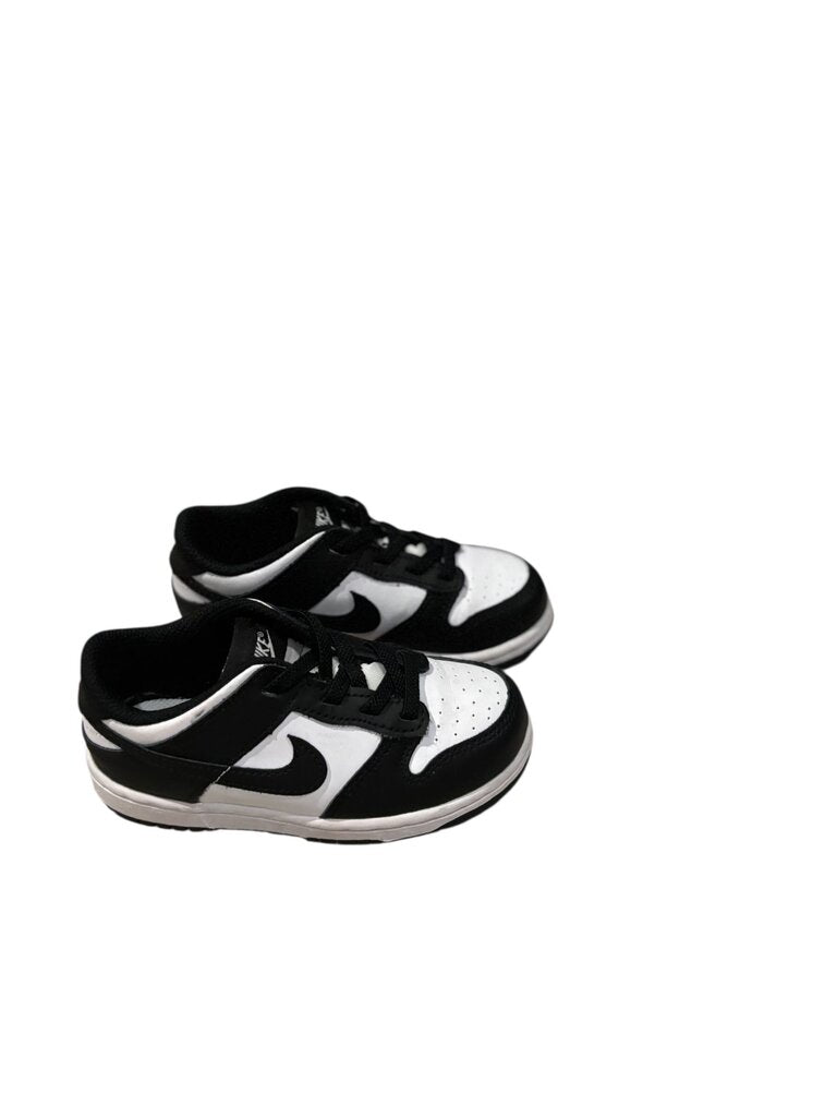 Nike (9c) Dunk Low Black and White