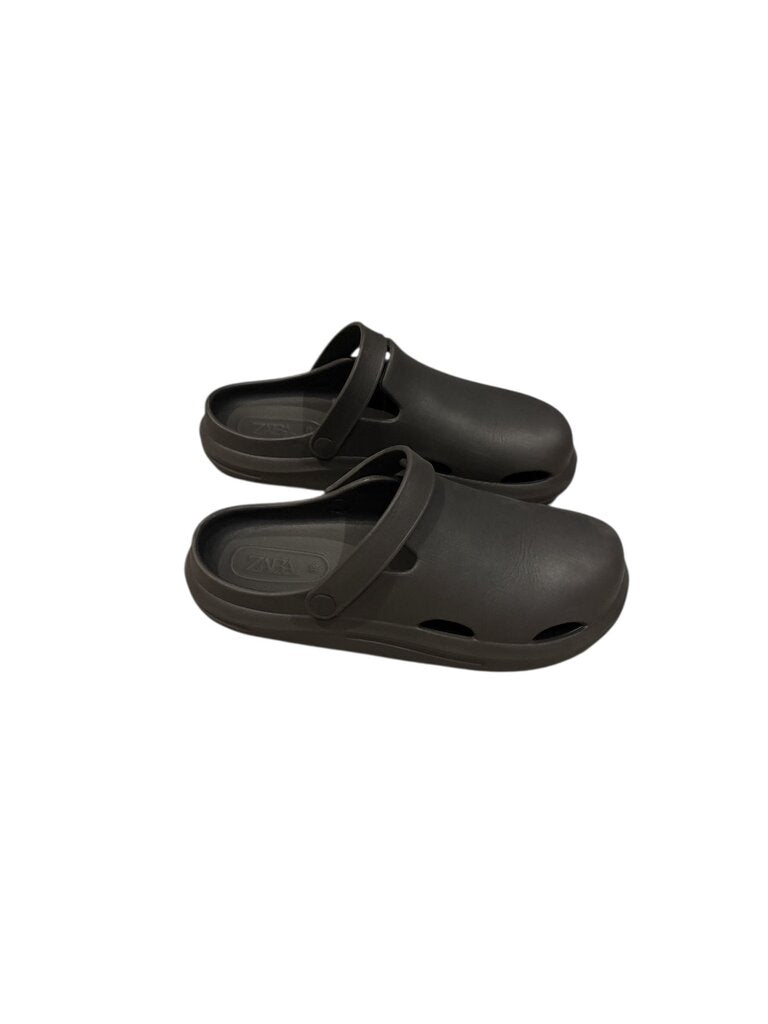 Zara (38) Olive Clog