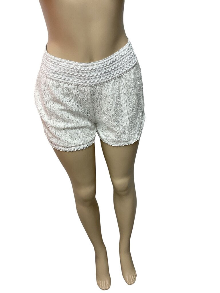 Maurices (Med) Lace White Mini Shorts **
