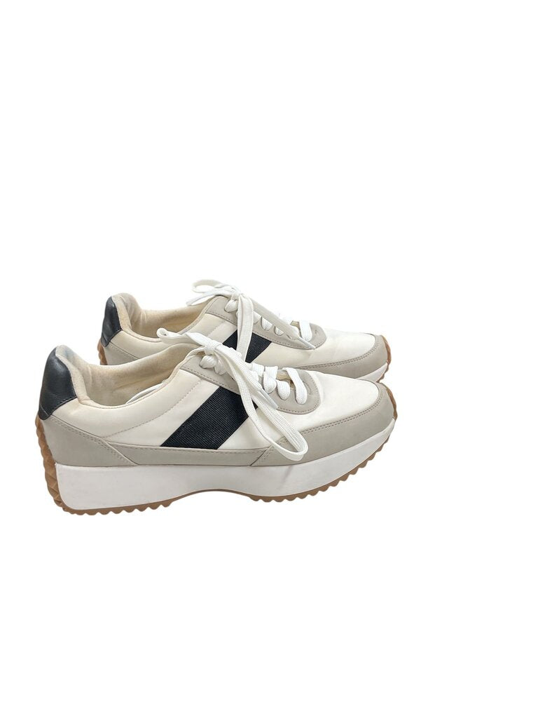 DV (9) White/Black Sneaker