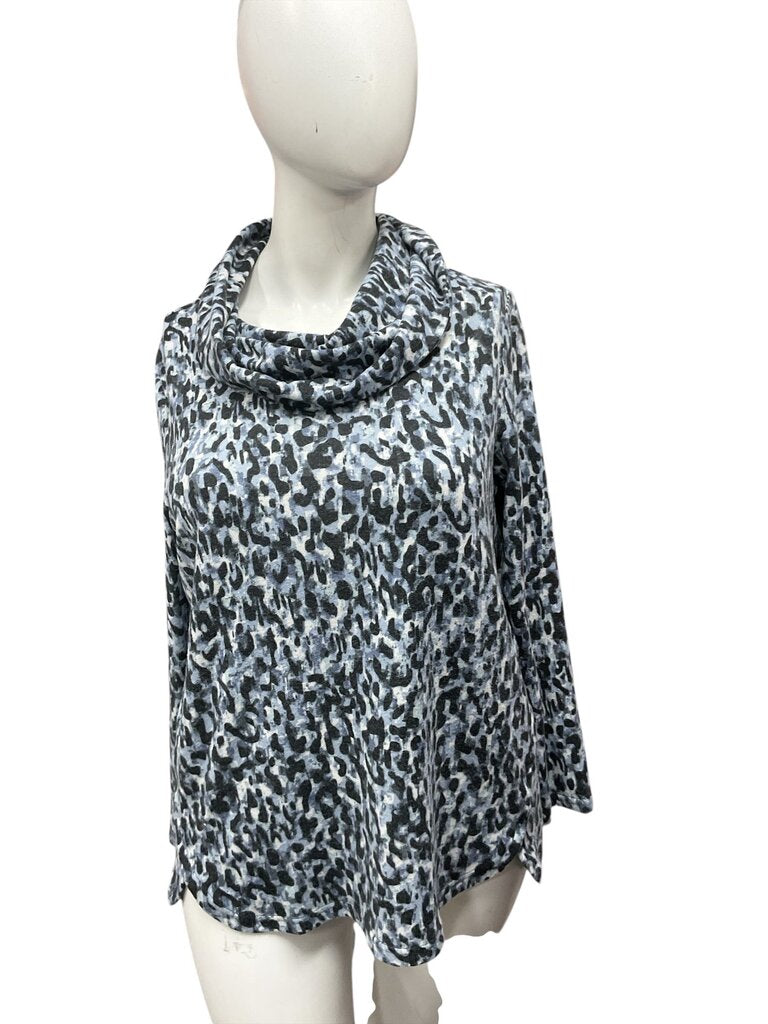 Erika (Large) Blue Spotted Fleece Top