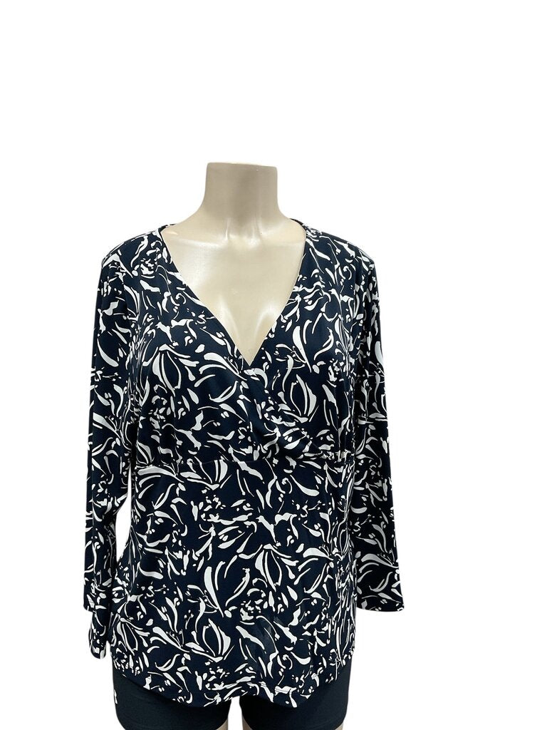 Casual (XL) Corner Black/White Wrap Blouse