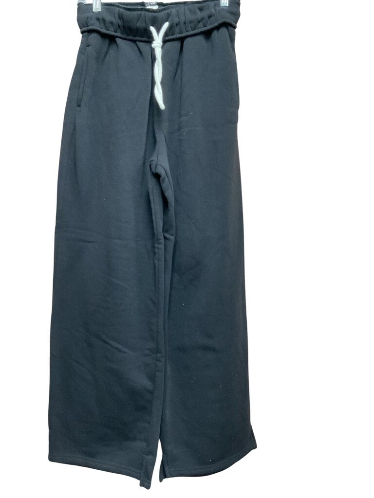 No (Small) Boundaries Sweat pants Rolled Down