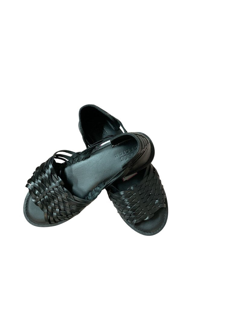 ASOS (7) Design Black Slide In