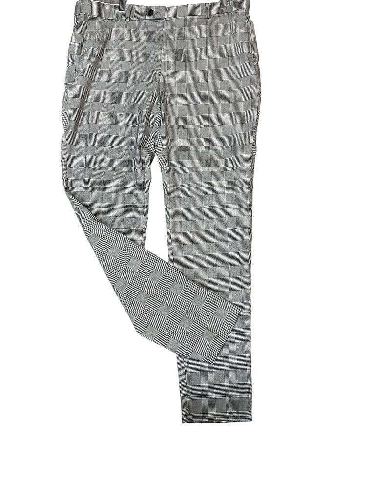 Man (36L) BooHoo Man Black and White Slacks
