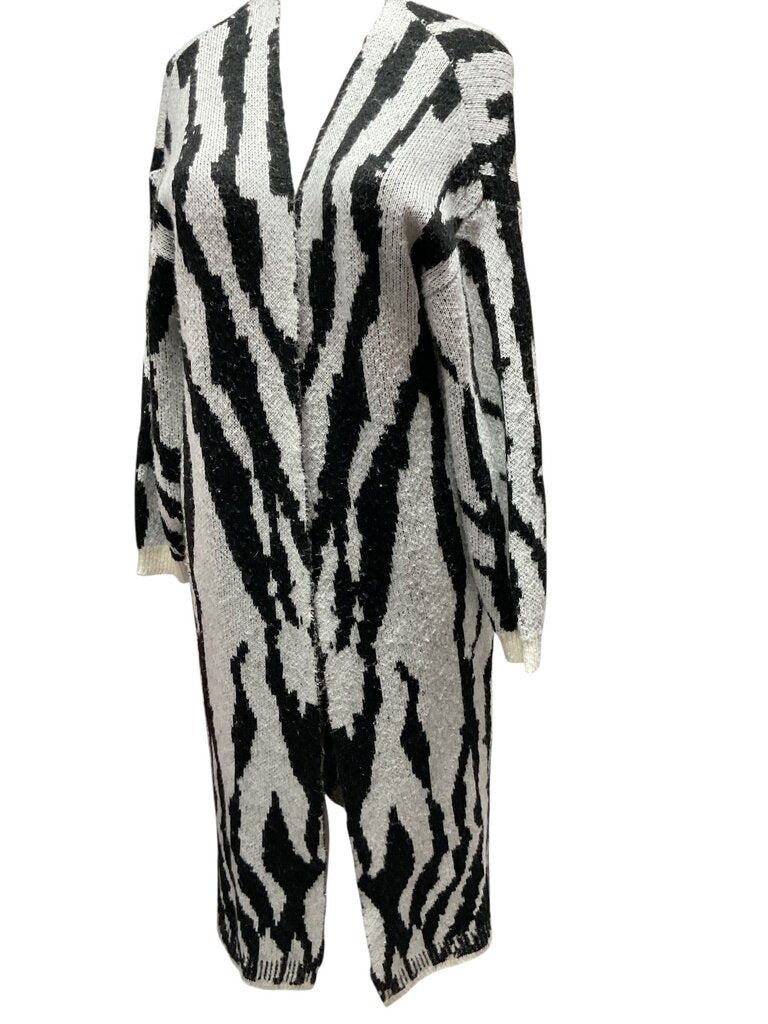 Fashion Nova black and white pocket cardigan