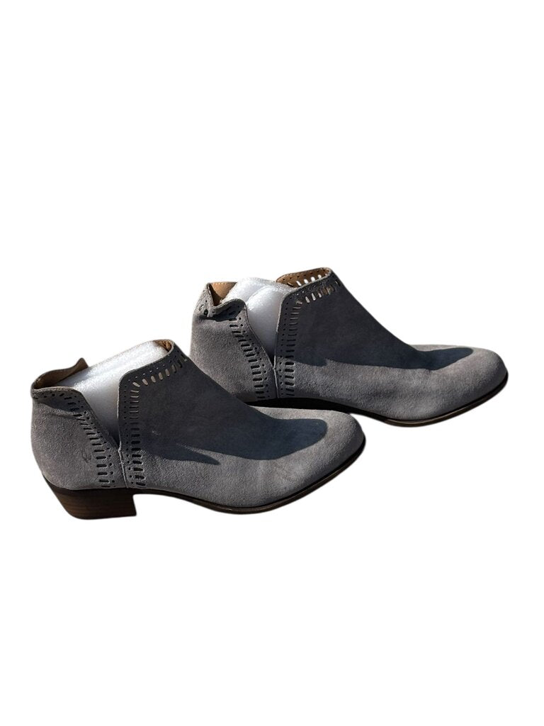 Lucky Brand (9.5) Grey Suede Bootie