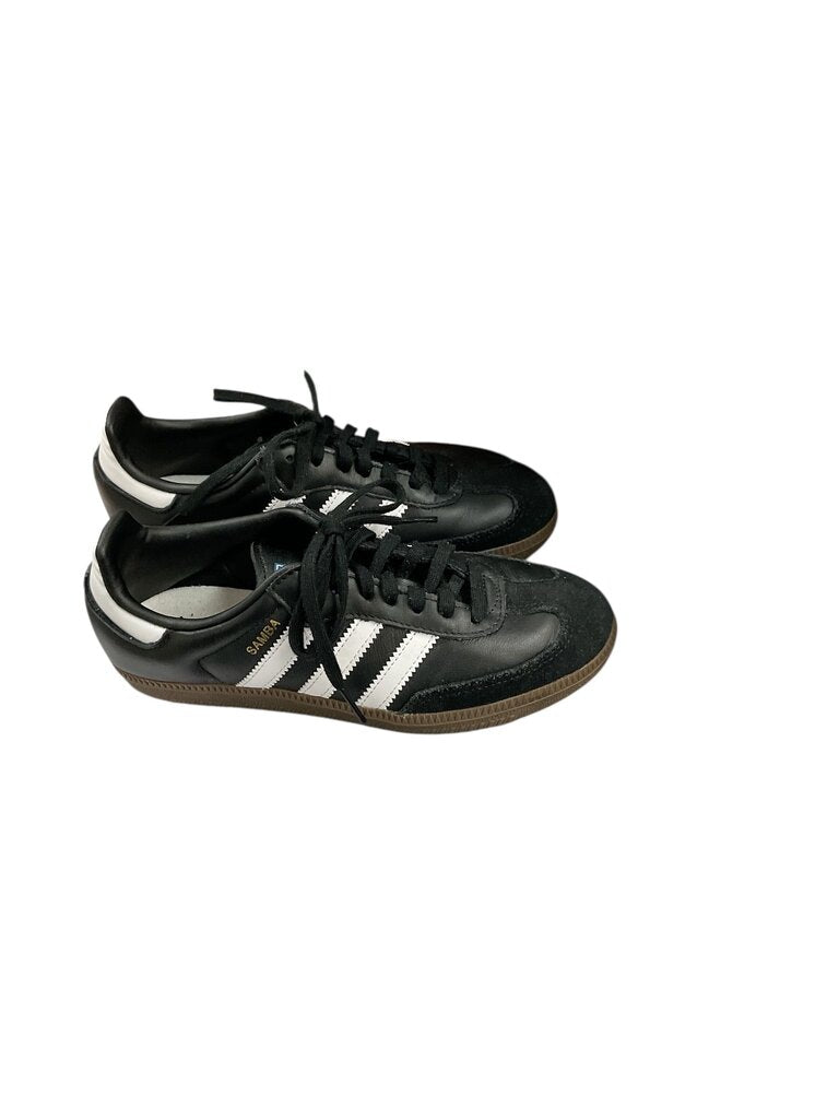 Adidas (3.5) All Black Regular Sneaker