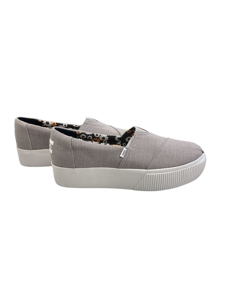 Toms Canvas Elevated Shoe (8.5)