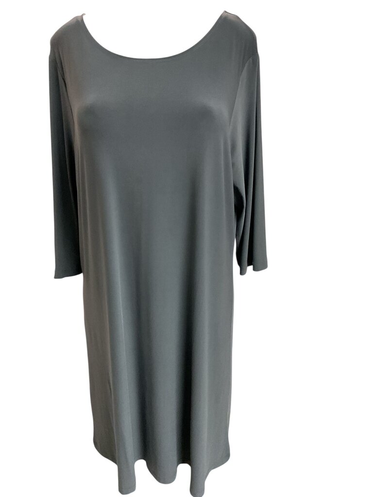 Effortless gray flowy dress
