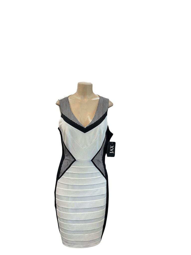 Jax (14) White and Black Sleeveless Fitted Dress
