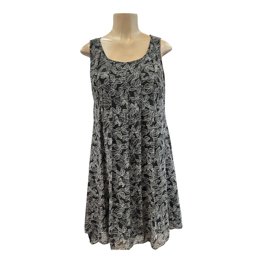 Max Studio (MED) Sleeveless Black and White Dress