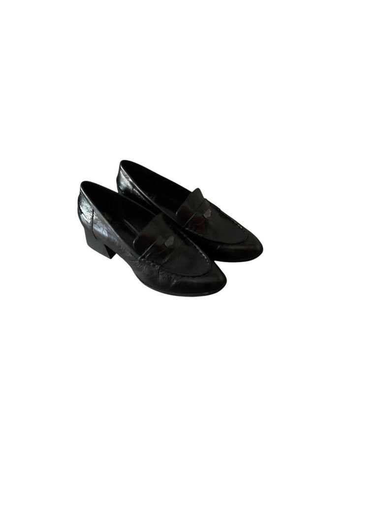 Vince Camuto (10) Black Loafers