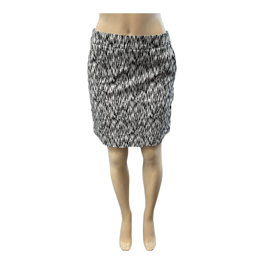Valerie Bertinelli (6) Black and White Pencil Skirt