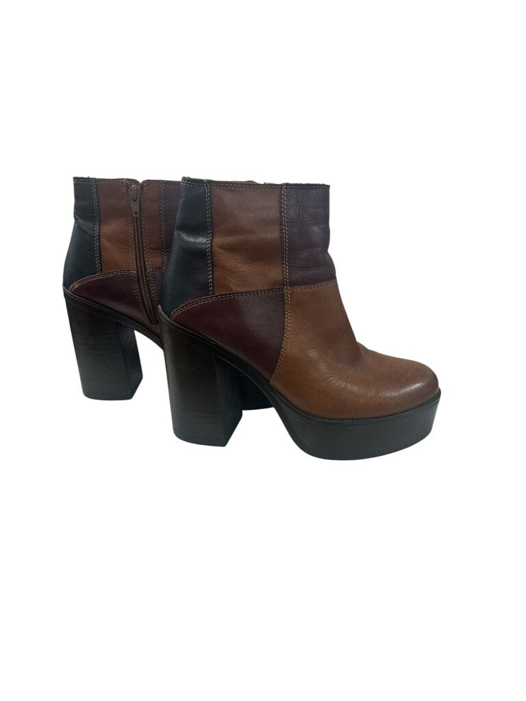 Marc Fisher (8) Brown Cognac Patterned Bootie