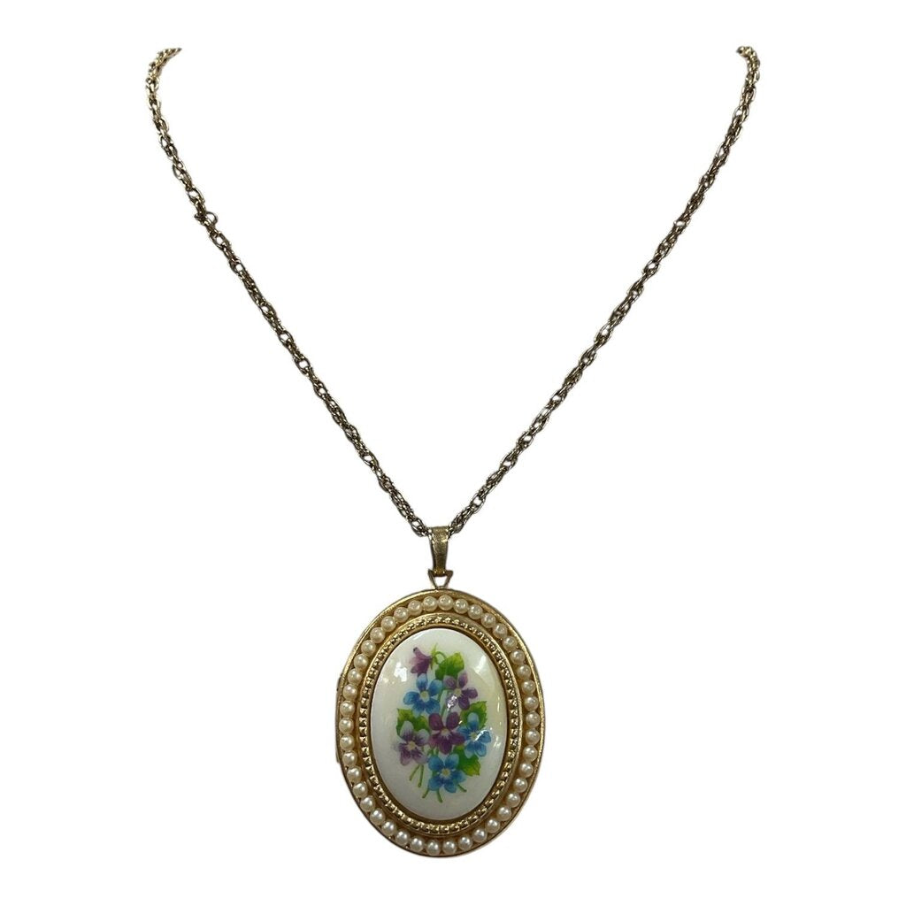 Gold Toned Pendant Necklace VINTAGE