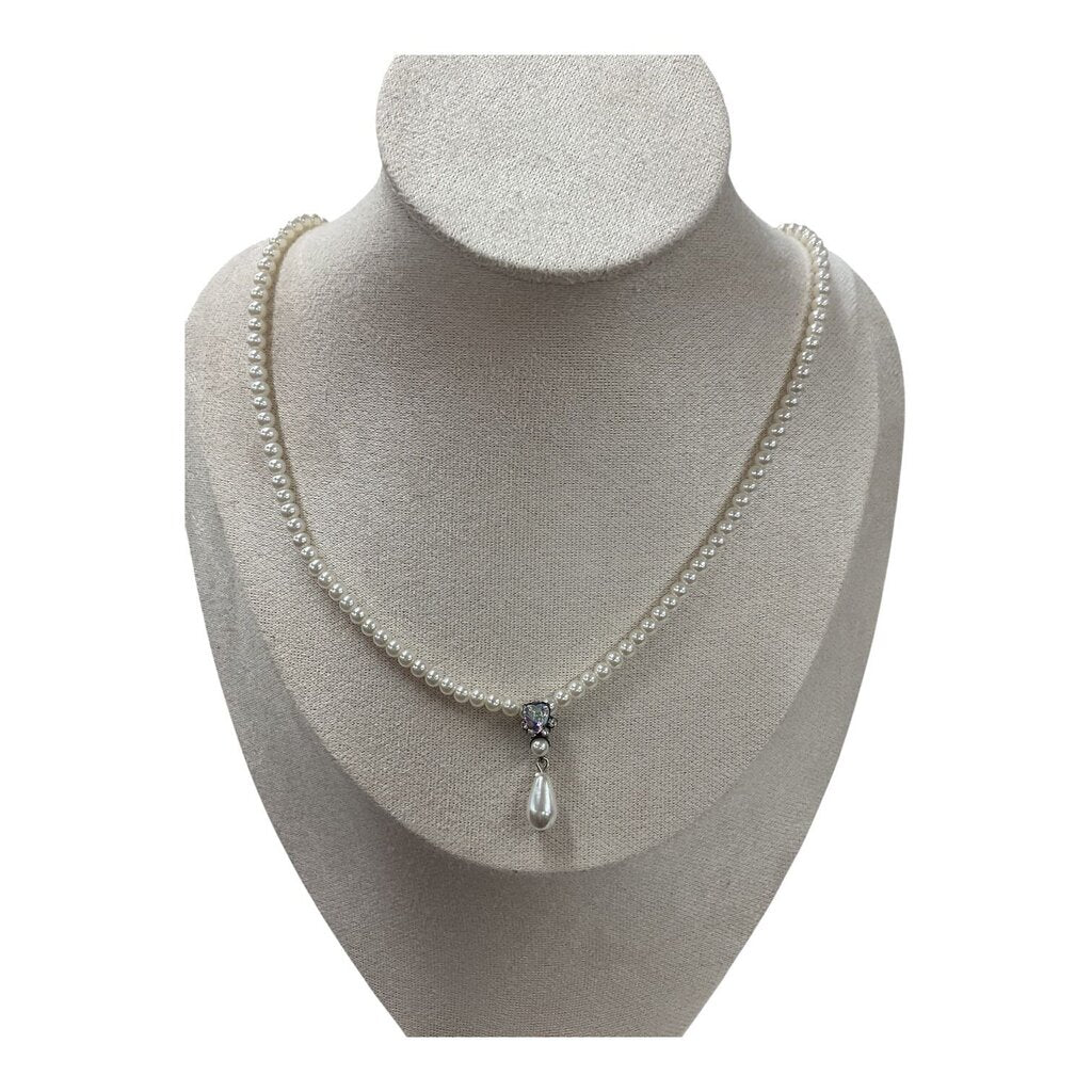 Single Strand White Pearl Necklace feat. Small Pear Shaped Pendant