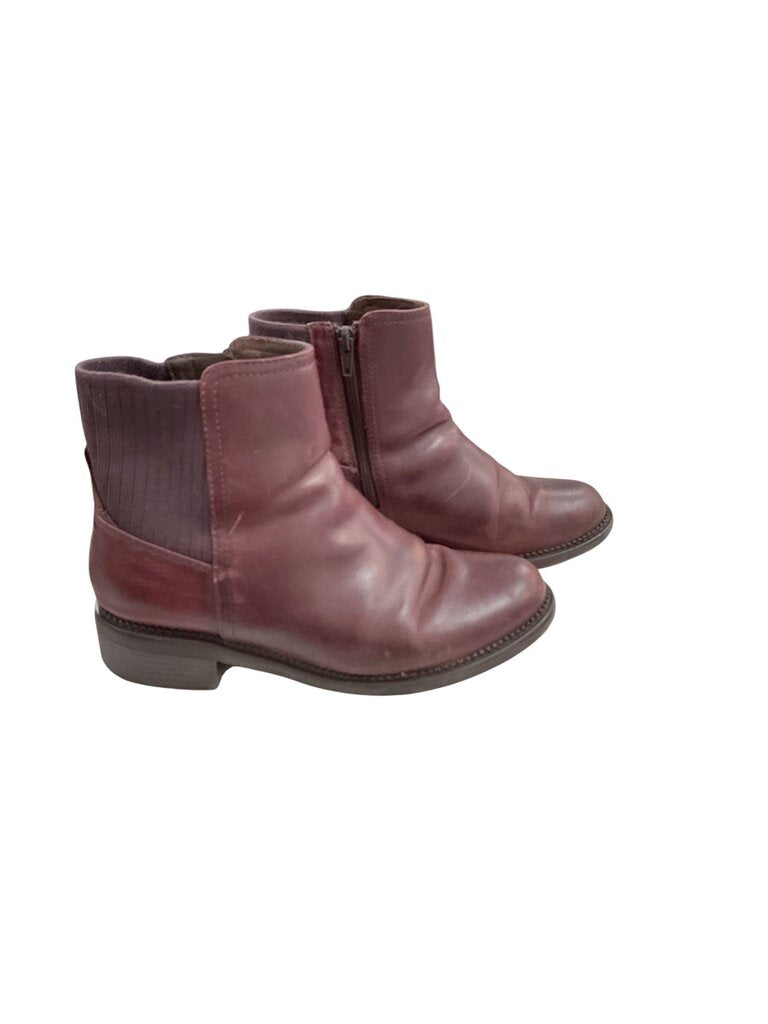 Clarks Collection (6) Wine Bootie