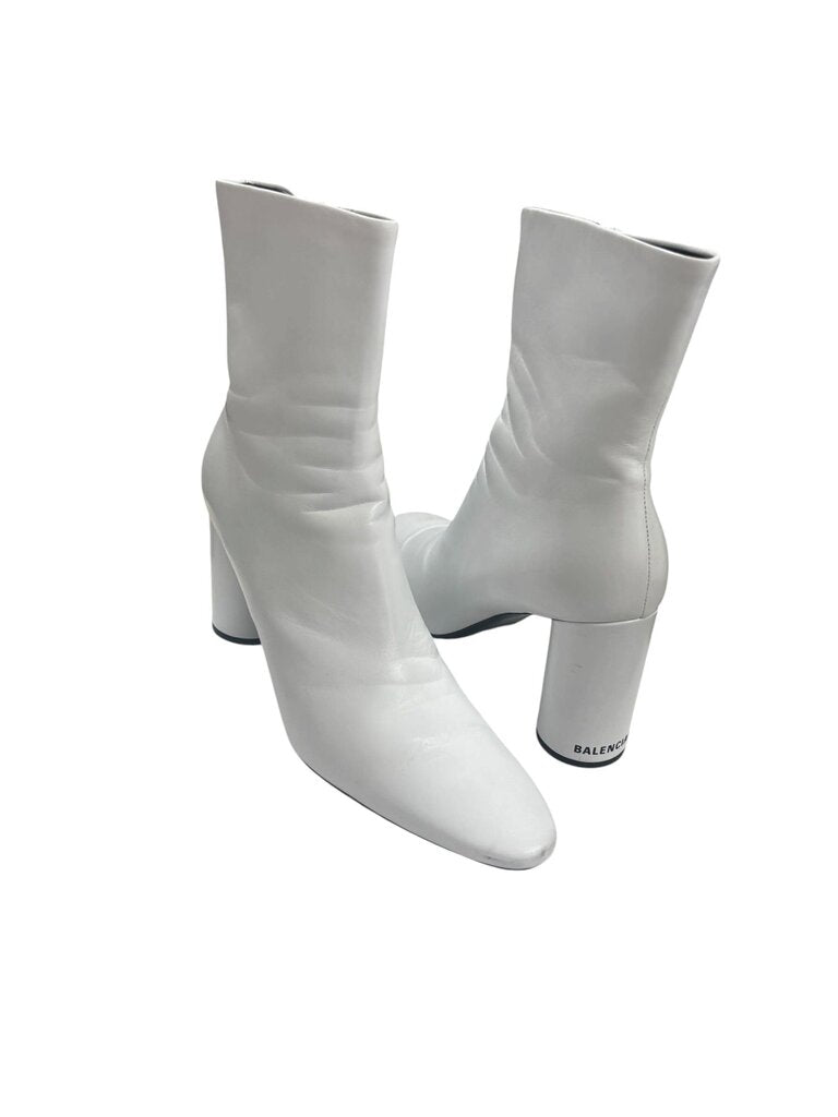Balenciaga (39) White Leather Ankle Boots w/Chunky Heels