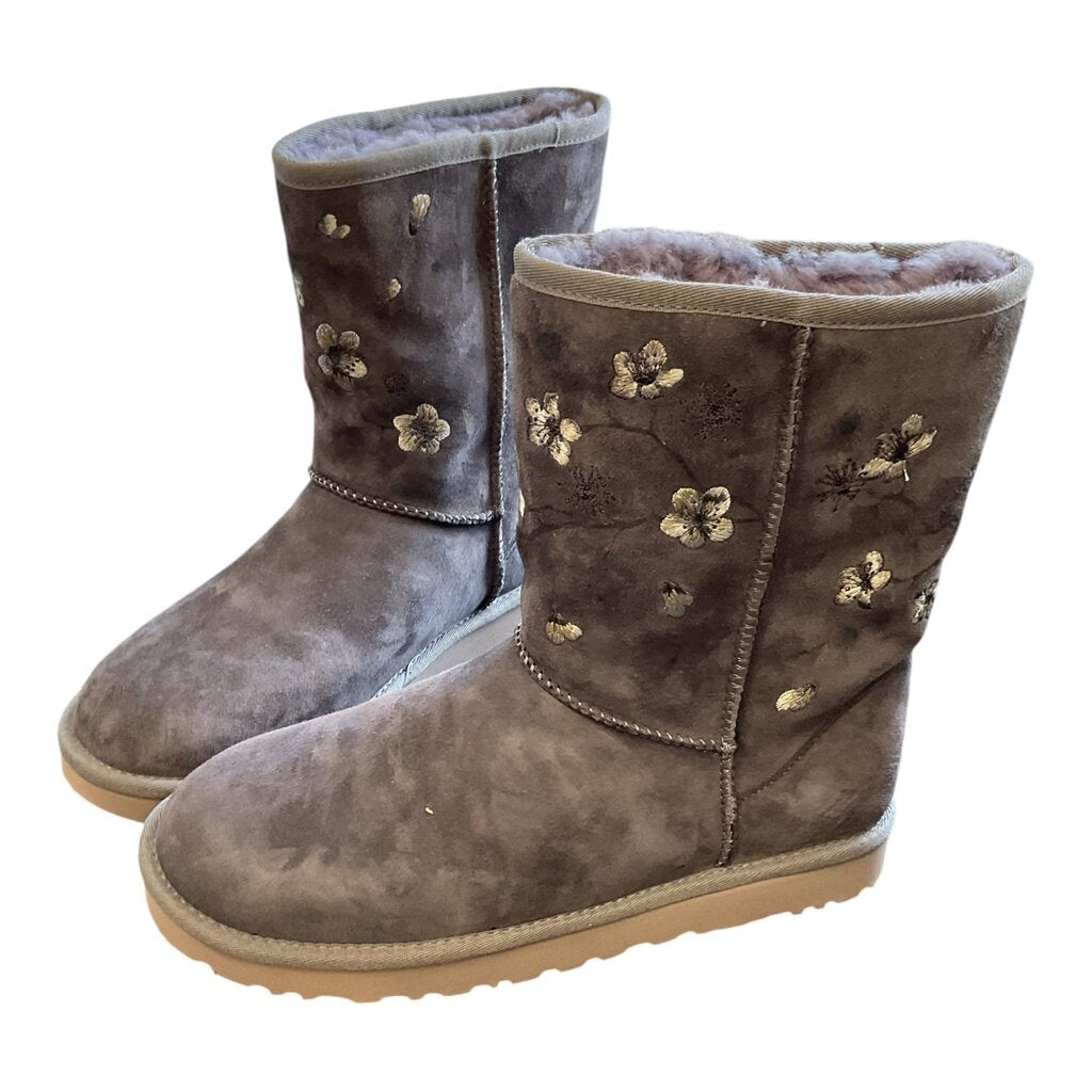 Ugg (10) NEW Blossom Boots Light Purple