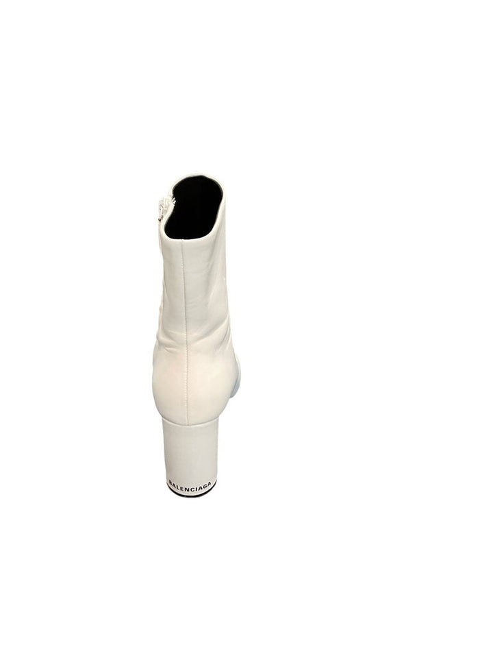 Balenciaga (39/8.5) White Leather Oval Black Heel