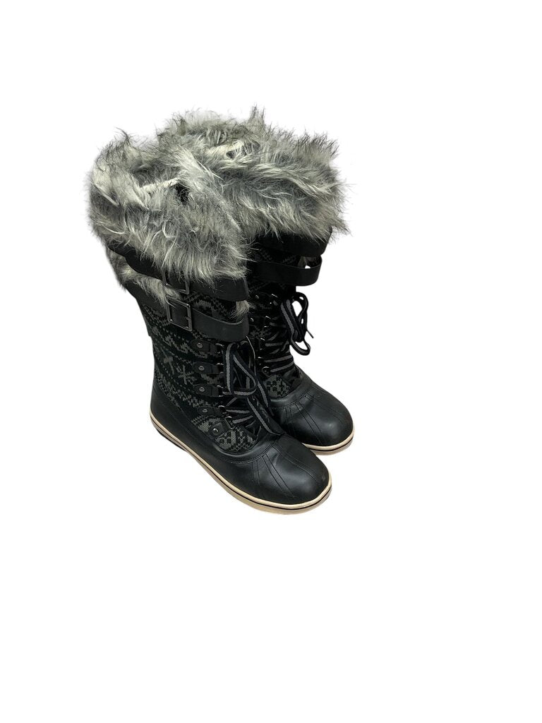 Muk Luks (10) Grey and Black Winter Boots