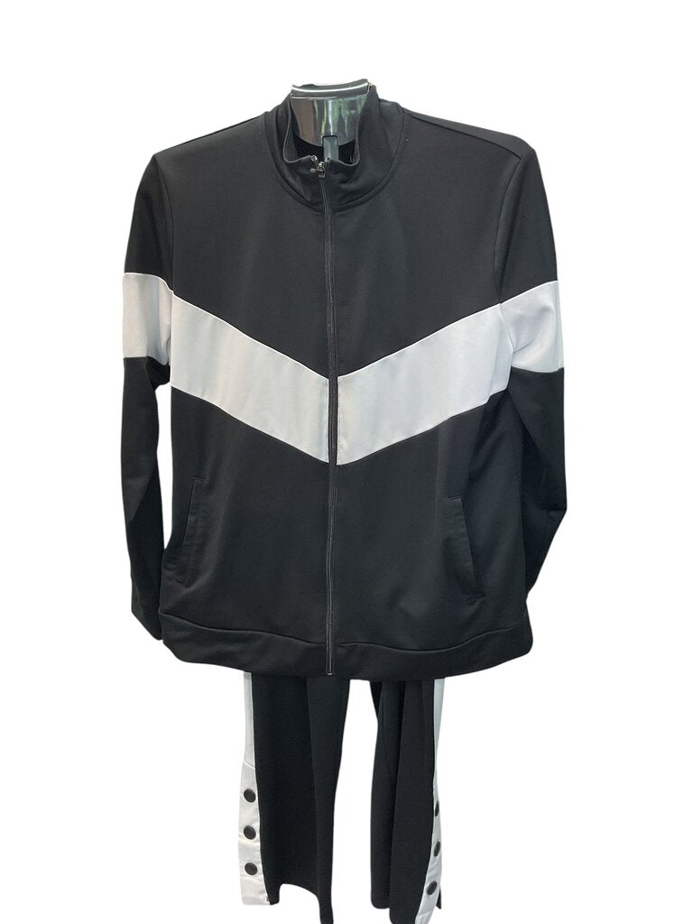 Xersion (1x) Black and White Two Piece Athletic Suit