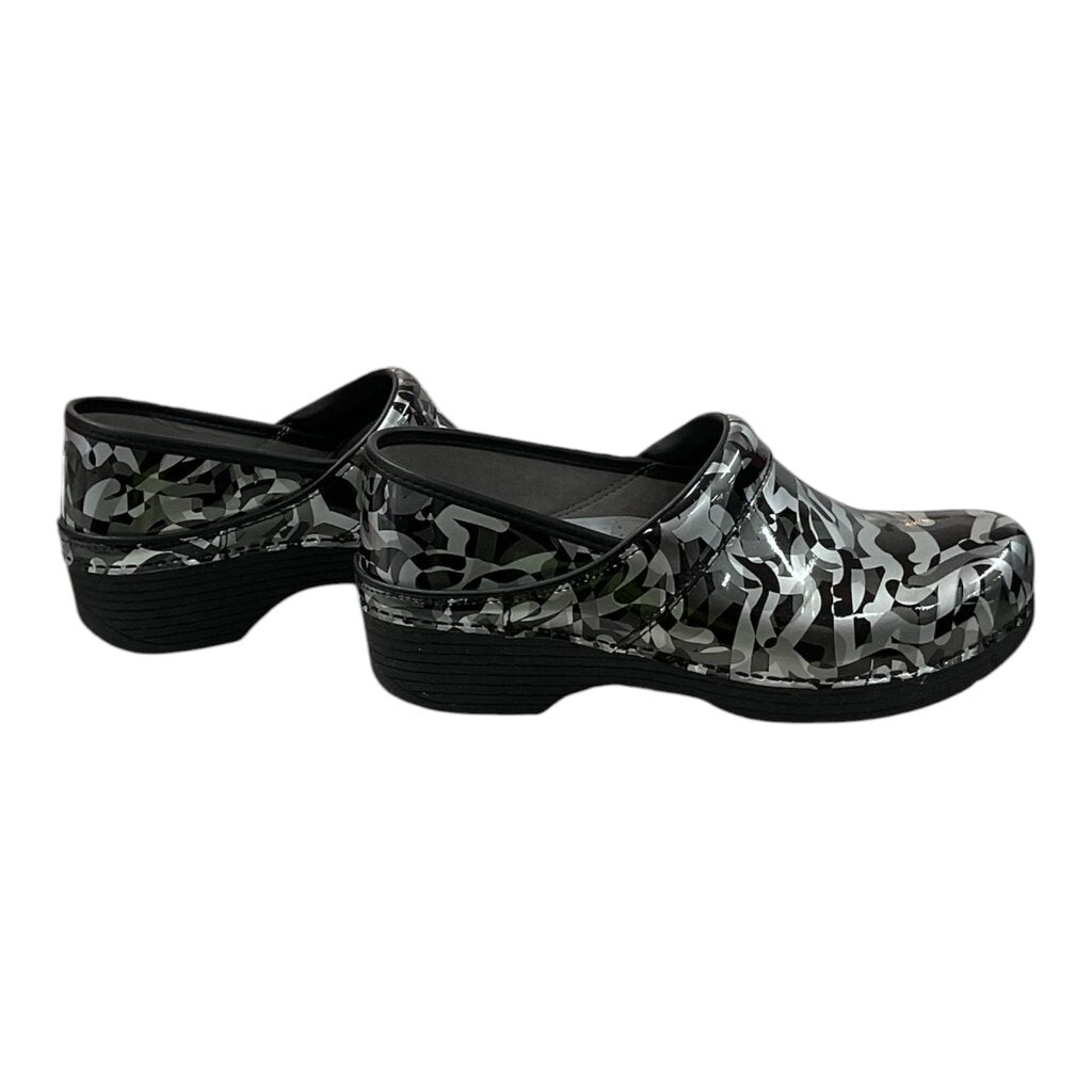 DANSKO (41/10) BLACK & GRAY ABSTRACT PRINT SHOES