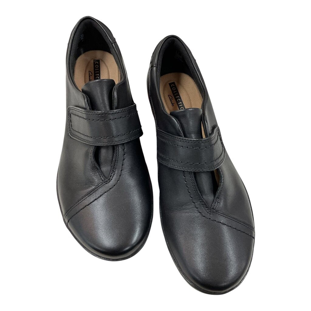 Clarks Collection (8.5) Black Short Shoe