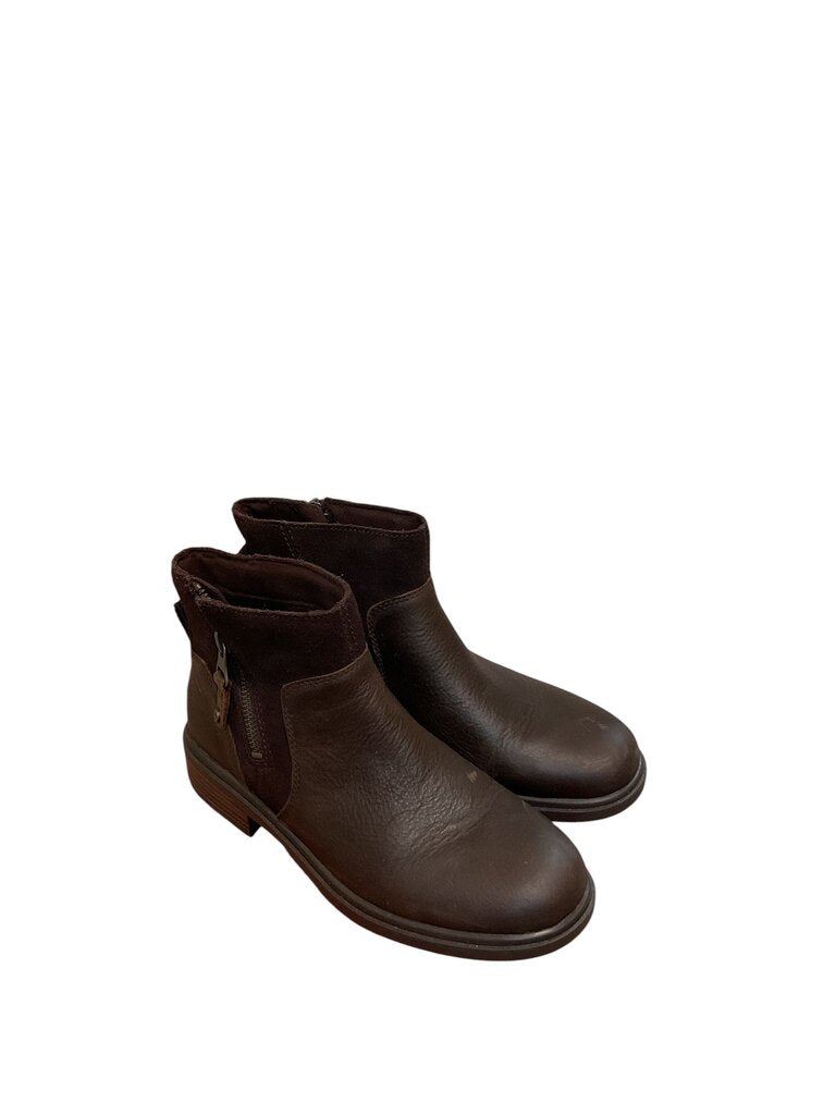 Ugg (7) Brown Rugged Basic Bootie