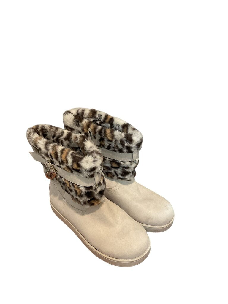 GBG (8.5) Tan and Brown Shell and Fur Boots