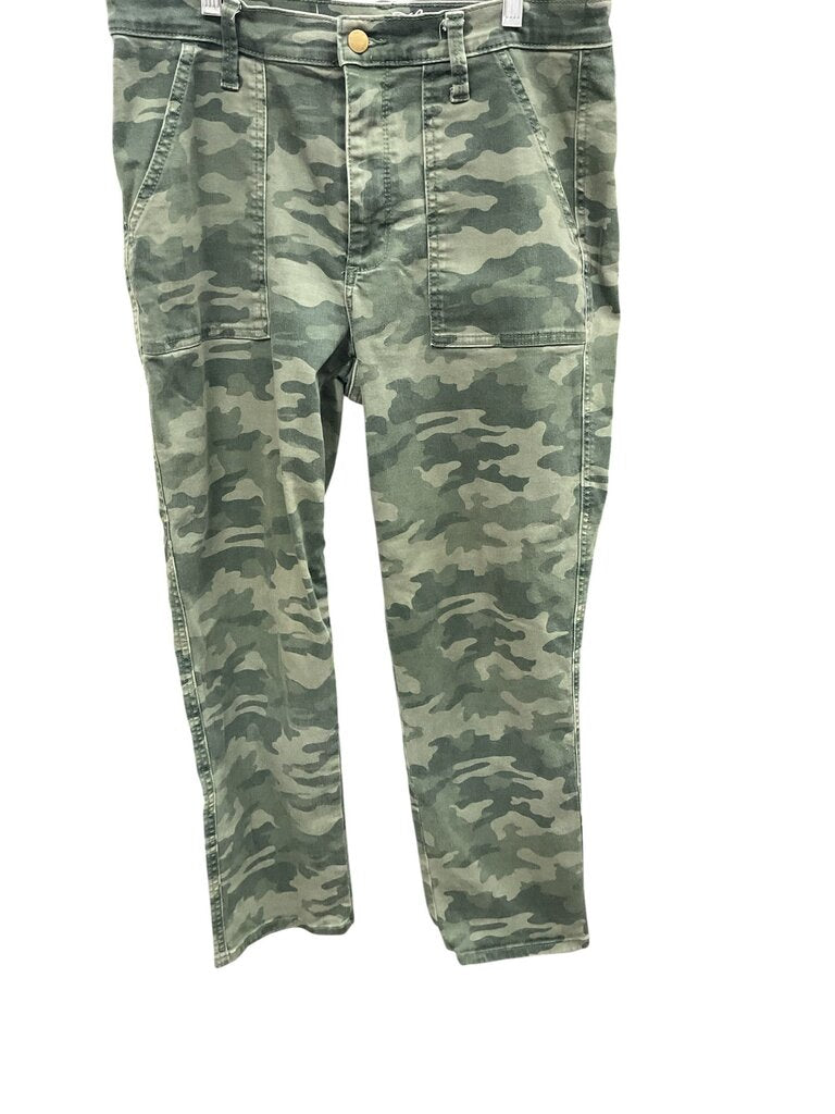 Universal Thread (10/30) Green Camo Jeggings