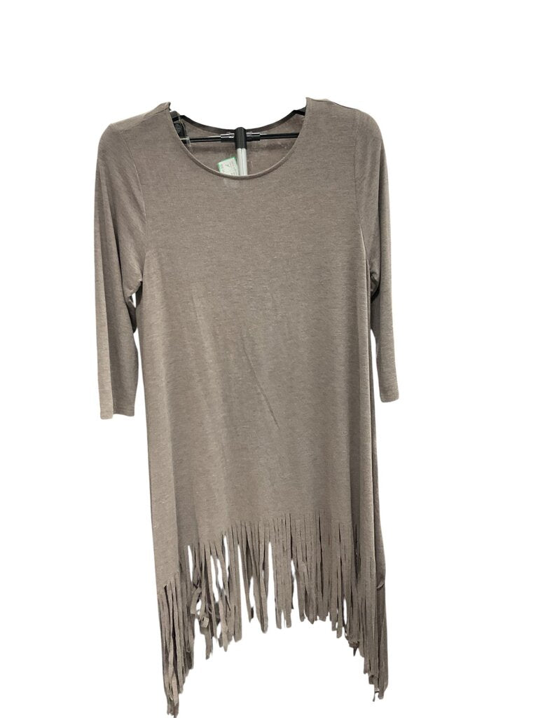 Jodifl (Med) Grey Fringe Oversized Top