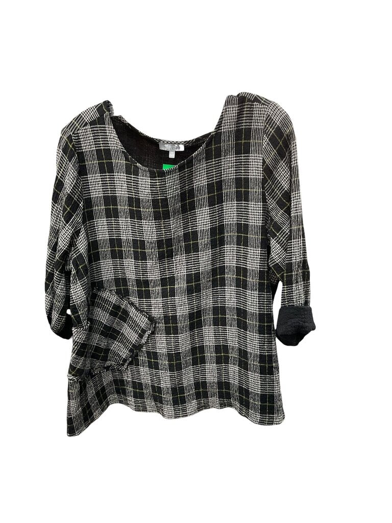 Habitat (Med) Black and White Plaid Blouse w/Green Line